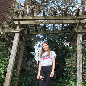 Meet your Posher, Angela